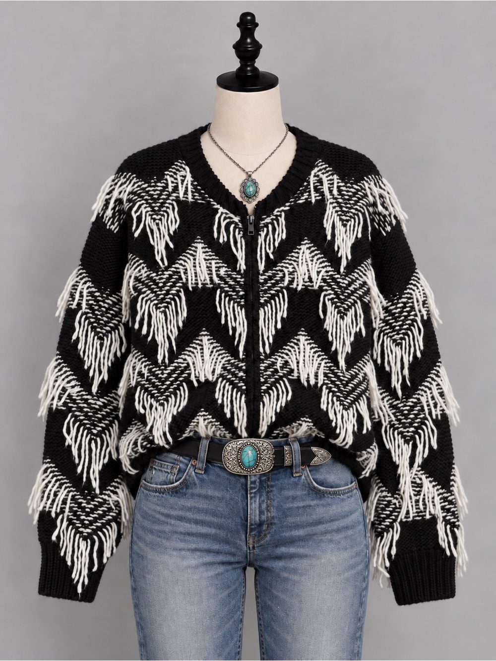 Vintage Volcom Black and White Knit Sweater